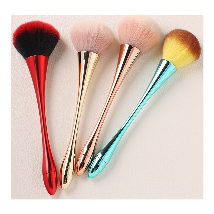 Beauty Goblet Shape Face Makeup Brush OEM / ODM Easy For Cleaning And Maintaining